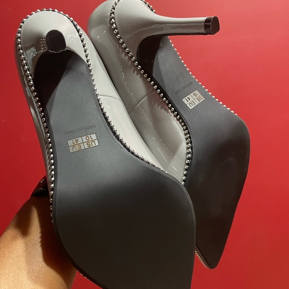 Heels - Picture 5 of 5